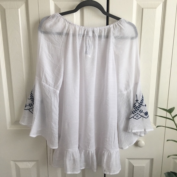 White flutter top - Picture 6 of 7